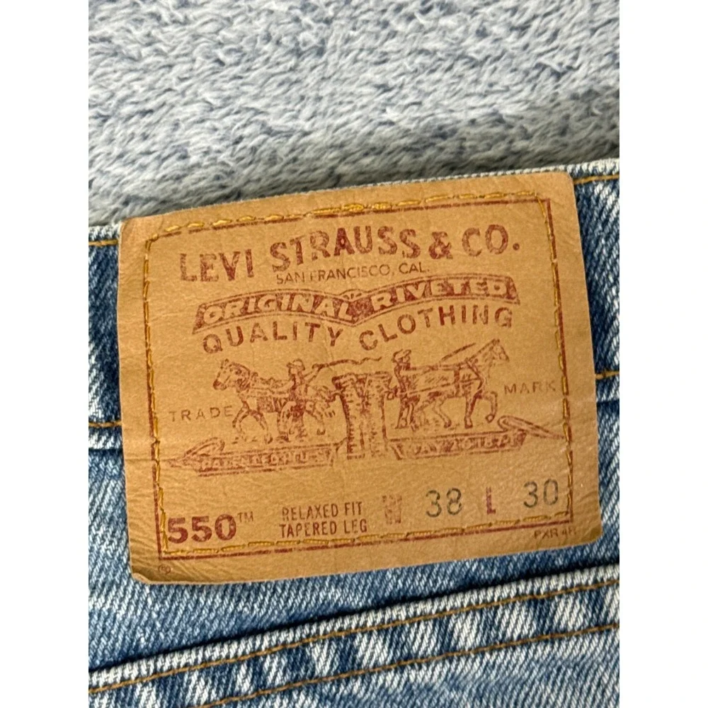 Levis 550 Mens Relaxed Fit Tapered Leg Light Wash Denim Jeans 38x30 [34.5x25.5]